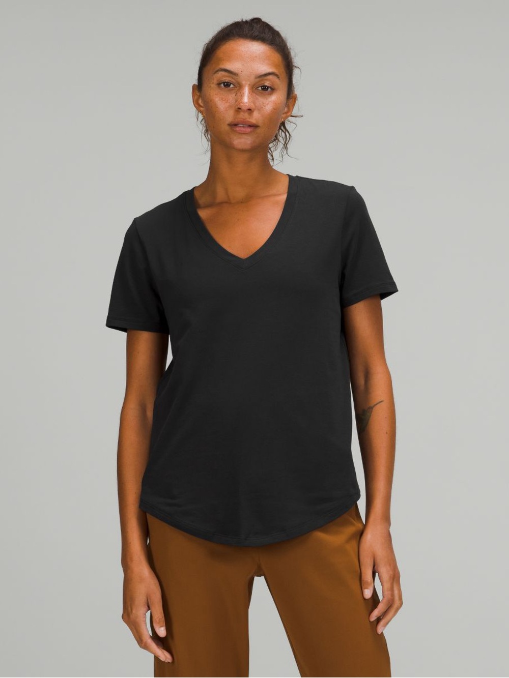 Lululemon Women’s Love V-Neck T-Shirt In Black Size 6